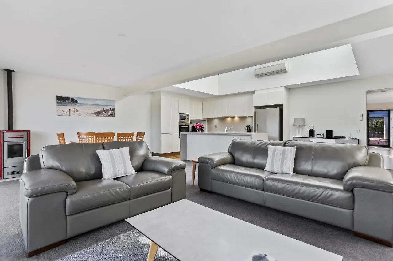 Tura Beach Golf Stays Holiday home
