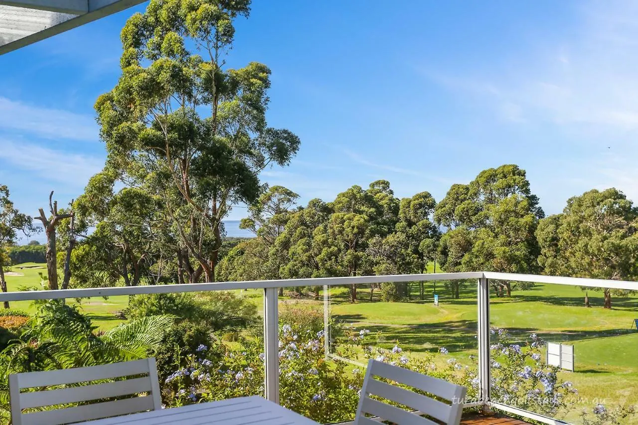 Tura Beach Golf Stays 0*, Tura Beach